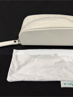 Oakley Soft White Embossed Sunglasses Case with Microfiber Pouch